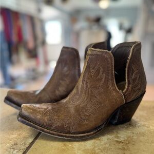 Ariat Dixon Booties